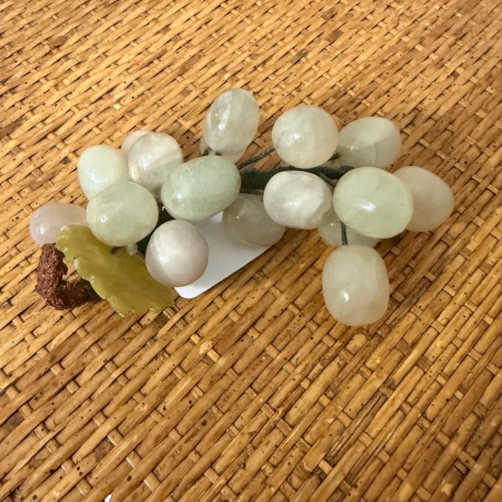 Vintage Carved Jade Stone Grape Cluster w/ Leaf MCM Chinoiserie Decor Bunch
